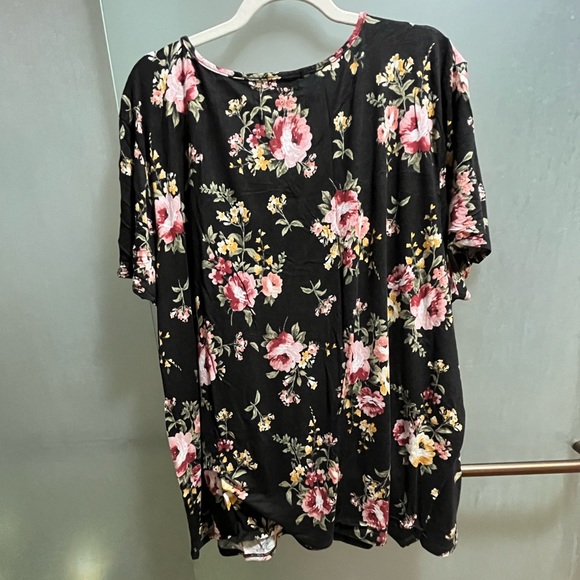 Maurices plus size 4 tee - Picture 2 of 5